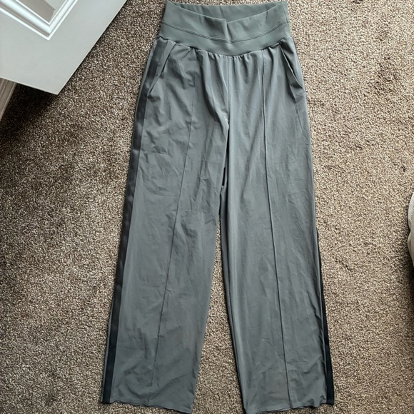Athleta Nolita Wide Leg Pant, Size 4 - Picture 1 of 5